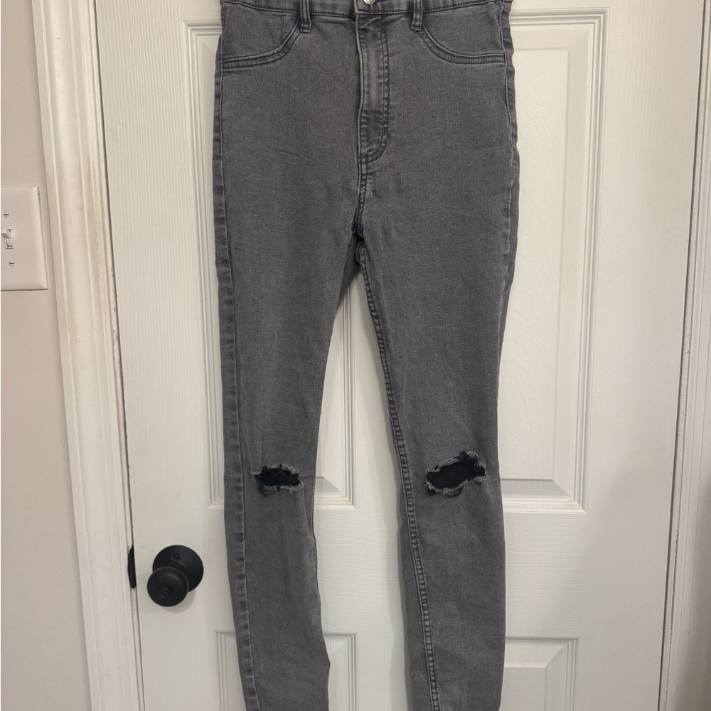Zara High Rise Gray Distressed Jeans size 6